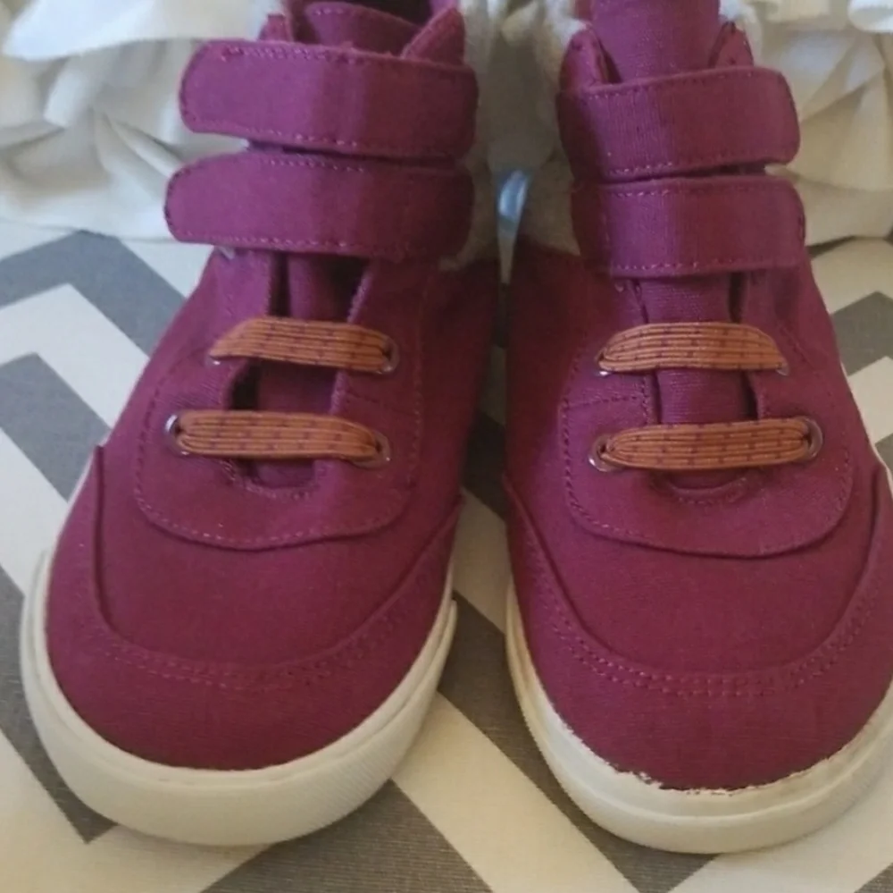 Old Navy boys shoe size 10
